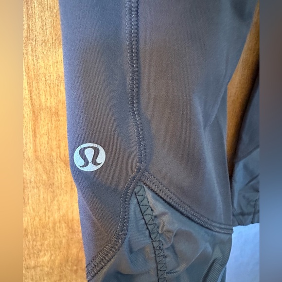 Lululemon Pace Queen Tight size 8 - Picture 6 of 6